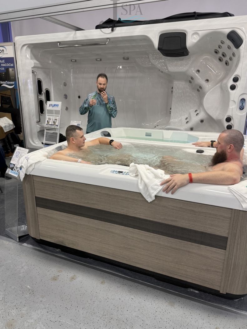 Ледяная ванна - купель IceTub c джакузи Ледяная ванна - купель IceTub c джакузи