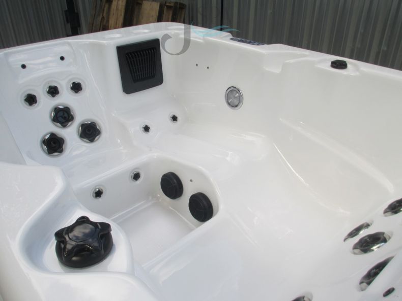 JNJ Spas Tampa LIGHT JNJ Spas Tampa LIGHT